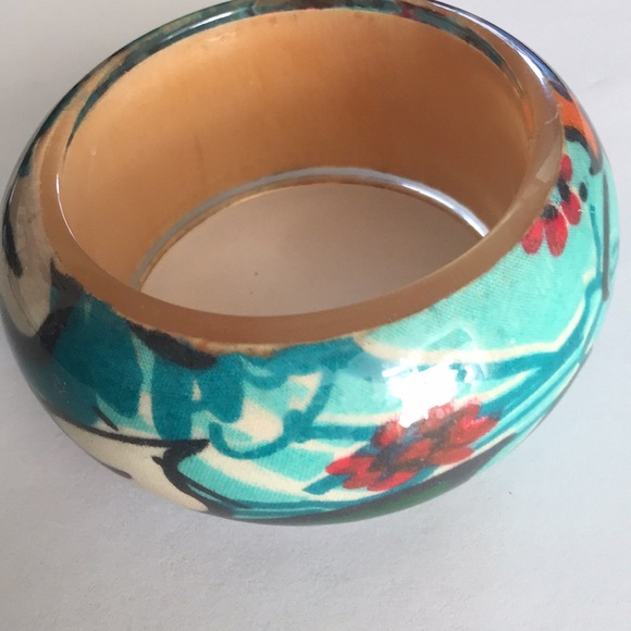 Vintage Lucite Bracelet - Picture 2 of 3